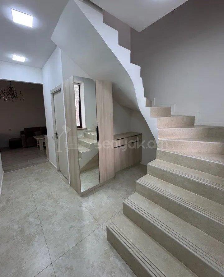 4 Սենյականոց Շքեղ Առանձնատուն, 90քմ