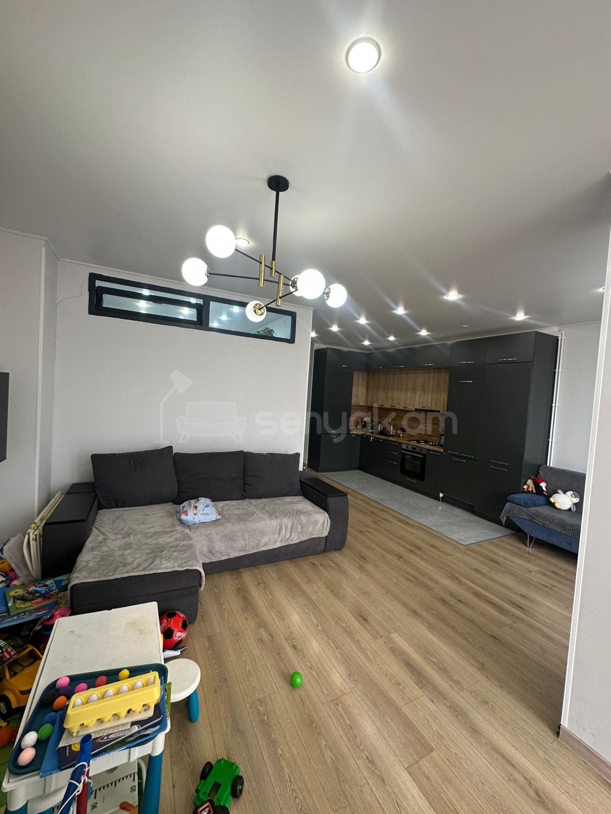 3 Սենյականոց Բնակարան Նորակառույցում, 130քմ, 13/14 հարկ, Կապիտալ Վերանորոգված