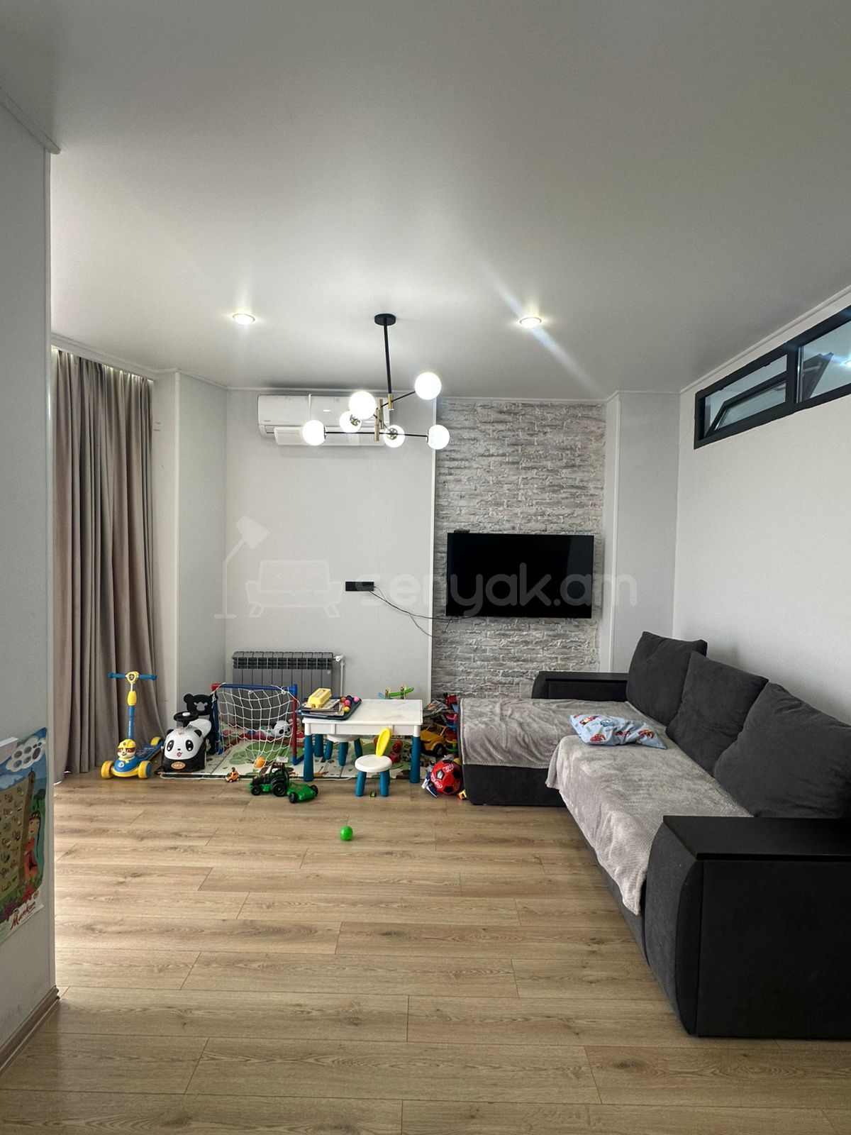 3 Սենյականոց Բնակարան Նորակառույցում, 130քմ, 13/14 հարկ, Կապիտալ Վերանորոգված