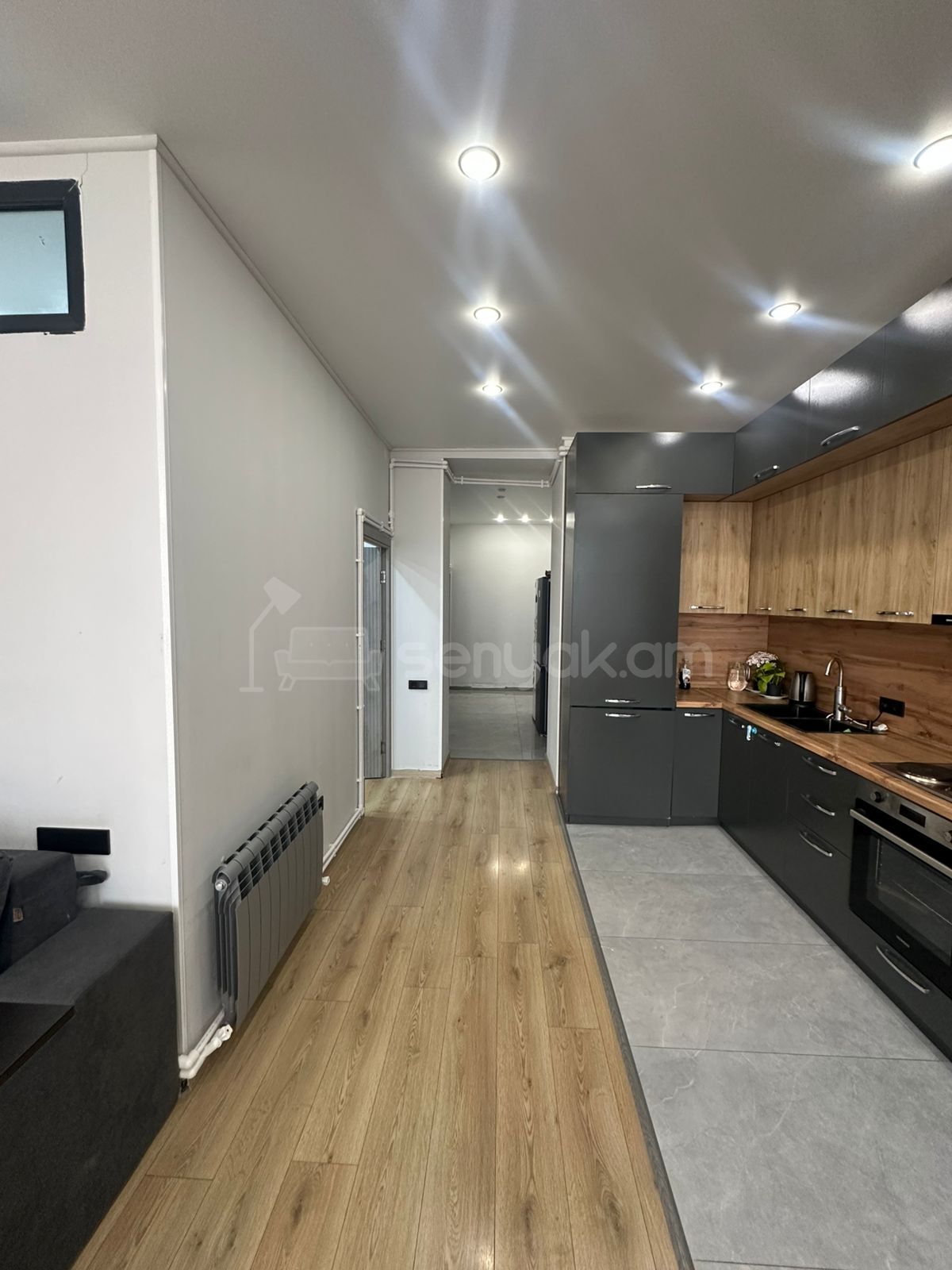 3 Սենյականոց Բնակարան Նորակառույցում, 130քմ, 13/14 հարկ, Կապիտալ Վերանորոգված