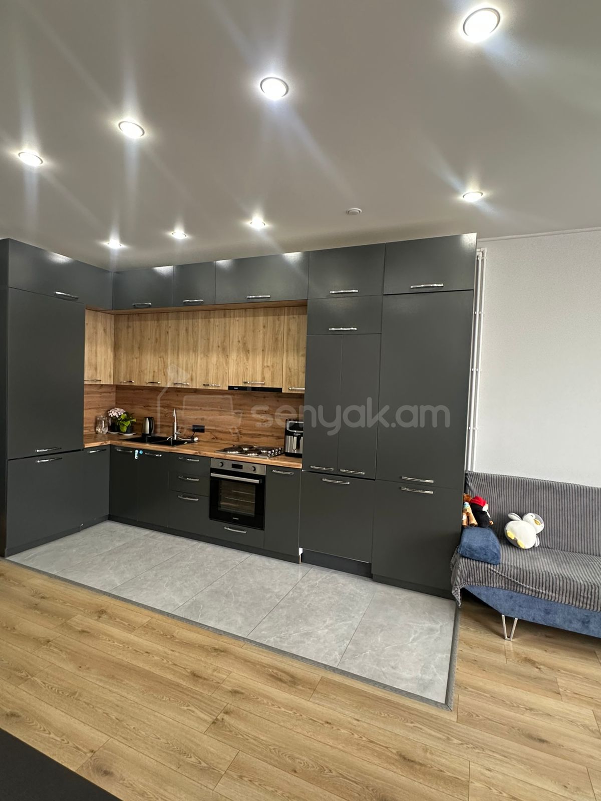 3 Սենյականոց Բնակարան Նորակառույցում, 130քմ, 13/14 հարկ, Կապիտալ Վերանորոգված