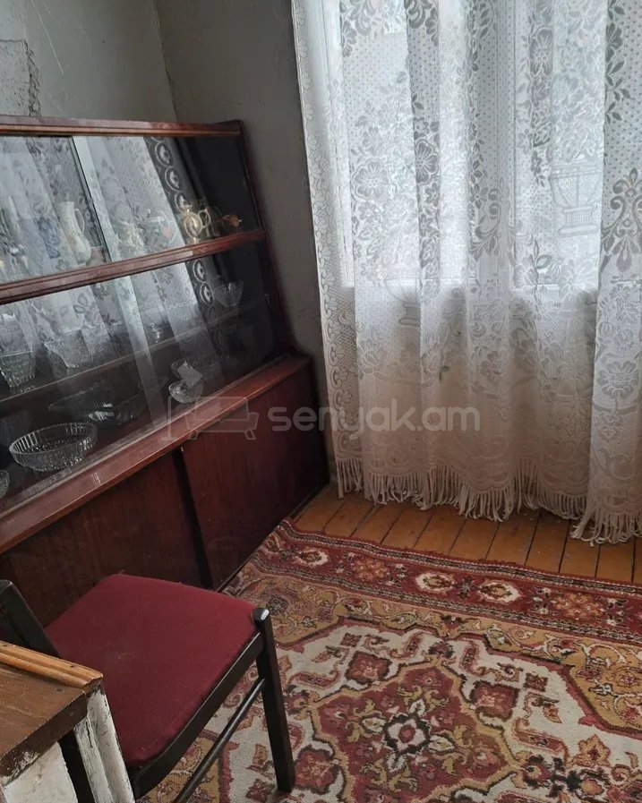 1 Սենյականոց Բնակարան, 37քմ, 3/5 հարկ, Պետական Վիճակում, Կահավորված