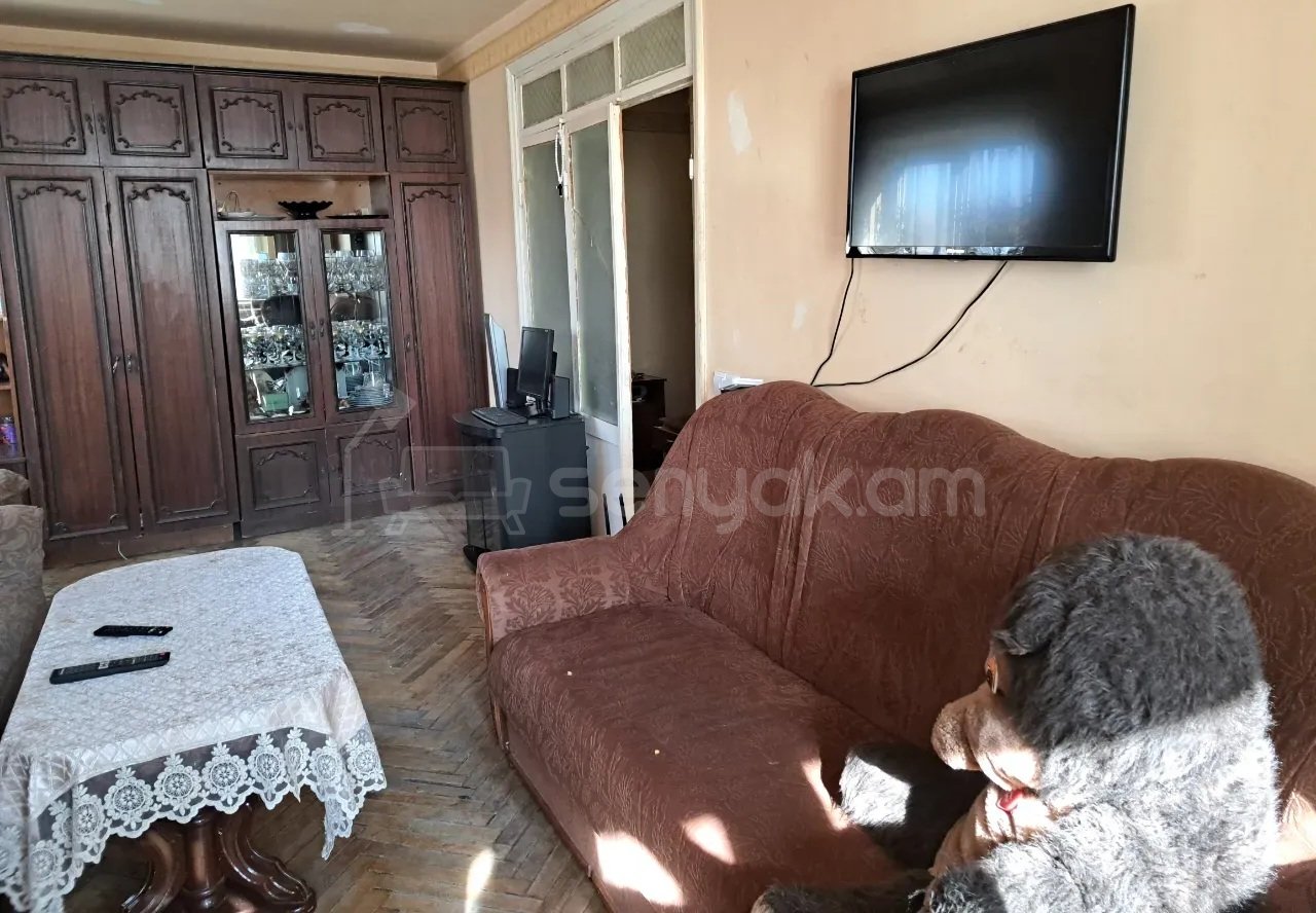 1 Սենյականոց Բնակարան, 37քմ, 3/5 հարկ, Պետական Վիճակում, Կահավորված