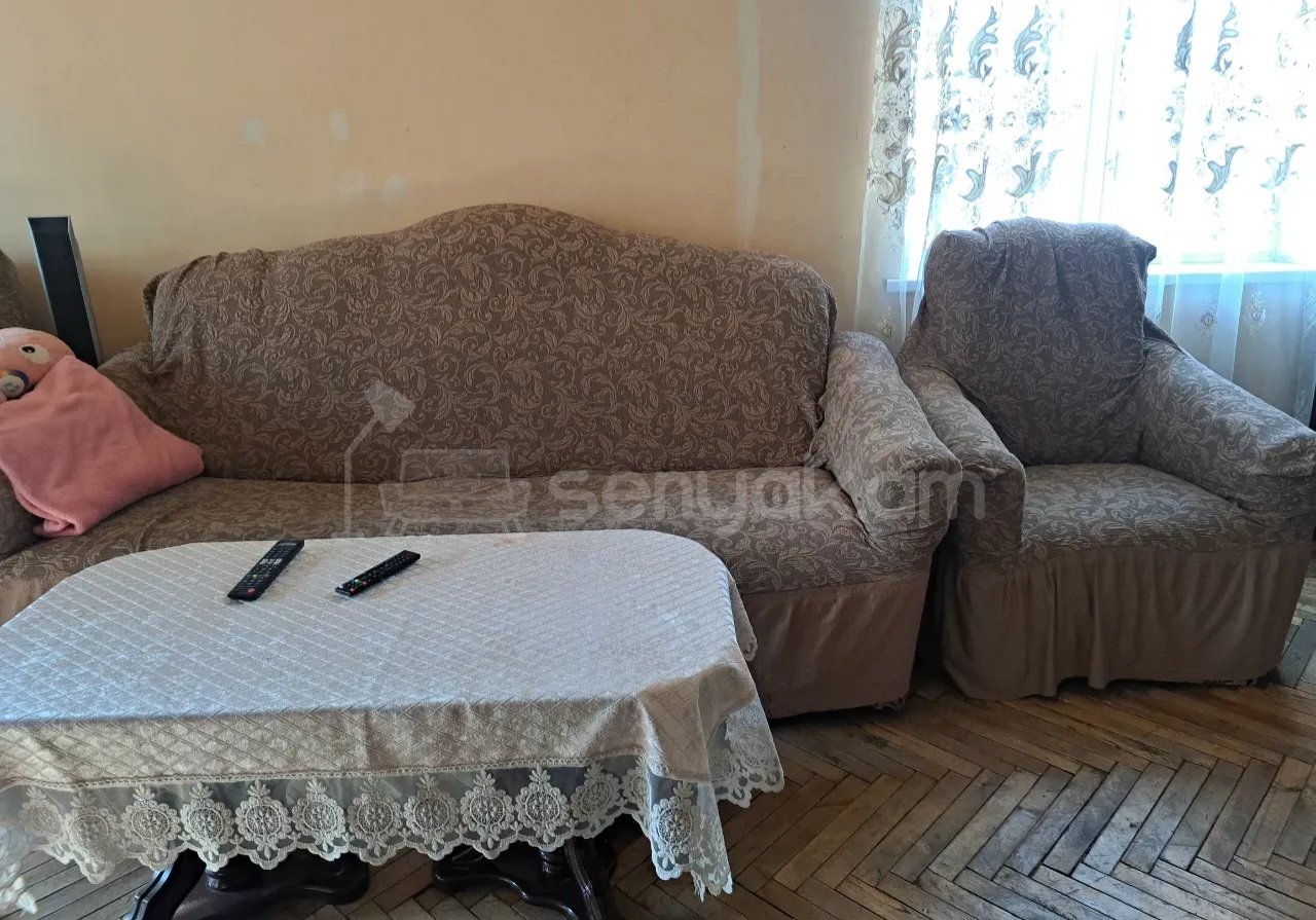 1 Սենյականոց Բնակարան, 37քմ, 3/5 հարկ, Պետական Վիճակում, Կահավորված