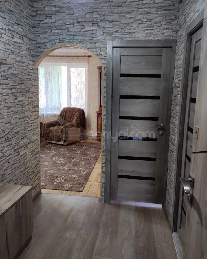 1 Սենյականոց Բնակարան Քարե Շենքում, 50քմ, 5/5 հարկ, Դիզայներական Վերանորոգված, Կահավորված