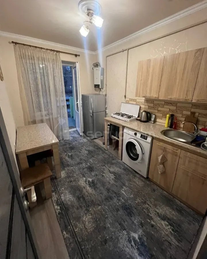 1 Սենյականոց Բնակարան Քարե Շենքում, 50քմ, 5/5 հարկ, Դիզայներական Վերանորոգված, Կահավորված