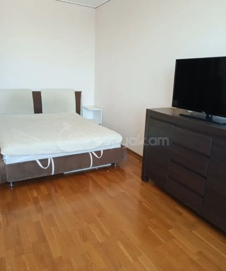 1 Սենյականոց Բնակարան, 40քմ, 7/12 հարկ, Դիզայներական Վերանորոգված, Կահավորված