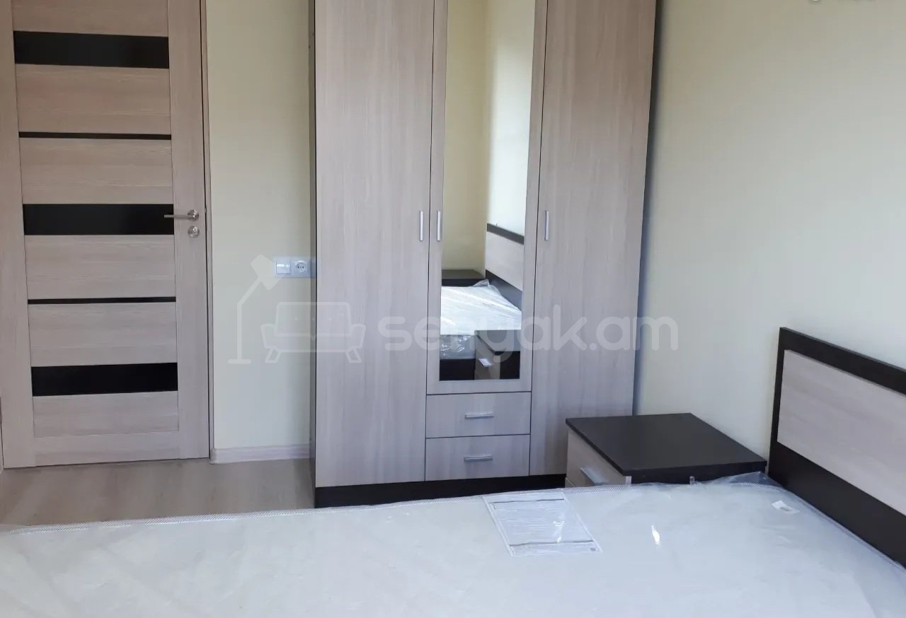 1 Սենյականոց Բնակարան, 33քմ, 4/5 հարկ, Դիզայներական Վերանորոգված, Կահավորված