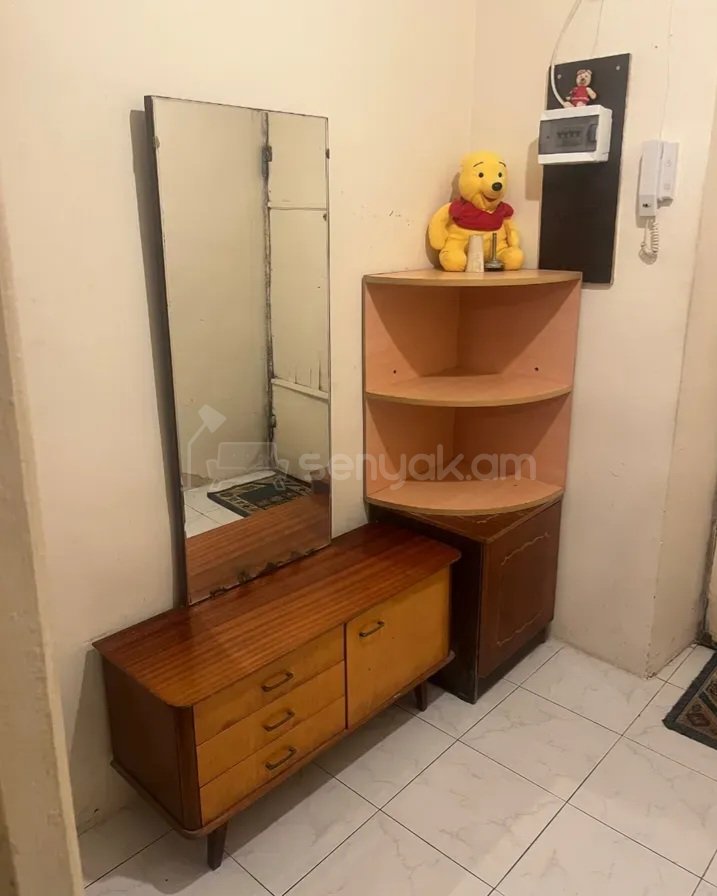 2 Սենյականոց Բնակարան Քարե Շենքում, 43քմ, 1/5 հարկ, Պետական Վիճակում, Կահավորված