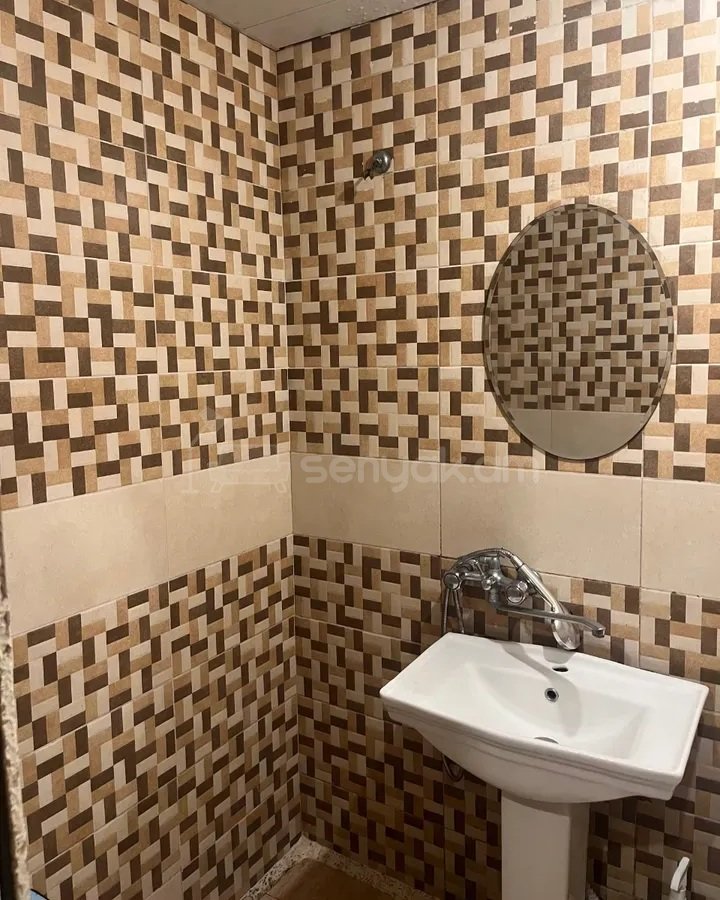 2 Սենյականոց Բնակարան Քարե Շենքում, 43քմ, 1/5 հարկ, Պետական Վիճակում, Կահավորված