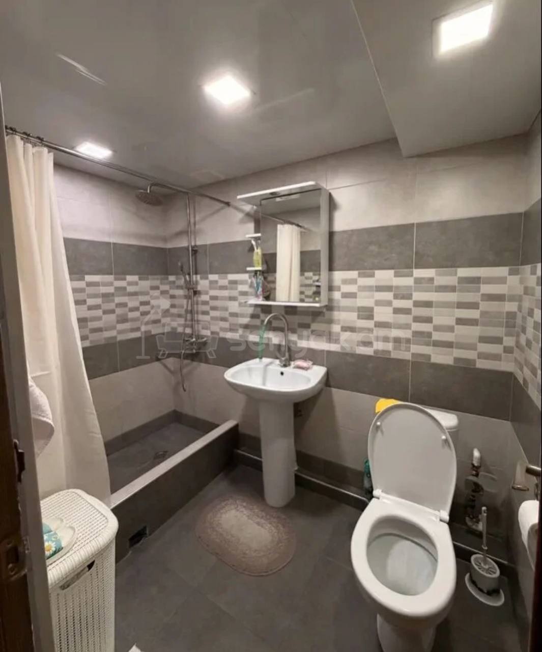 3 Սենյականոց Բնակարան, 82քմ, 9/14 հարկ, Նորմալ Վիճակում, Կահավորված, Արևկող