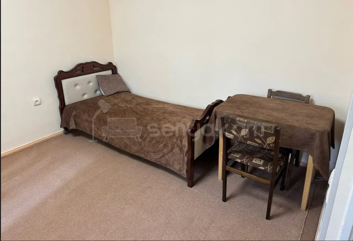 1 Սենյականոց Բնակարան Քարե Շենքում, 33քմ, 3/5 հարկ, Կապիտալ Վերանորոգված, Կահավորված