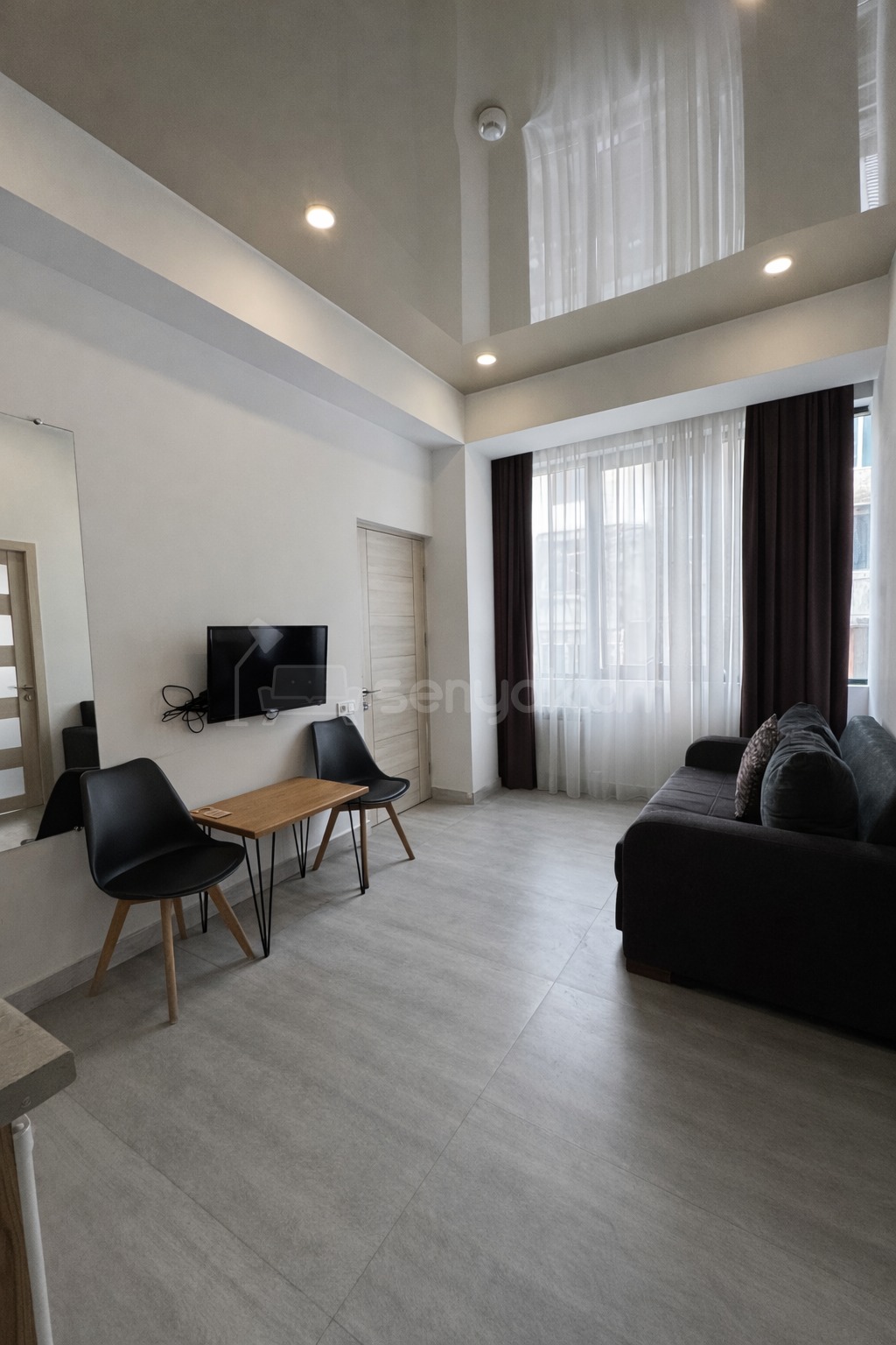 3 Սենյականոց Բնակարան, 30քմ, 3/3 հարկ, Դիզայներական Վերանորոգված