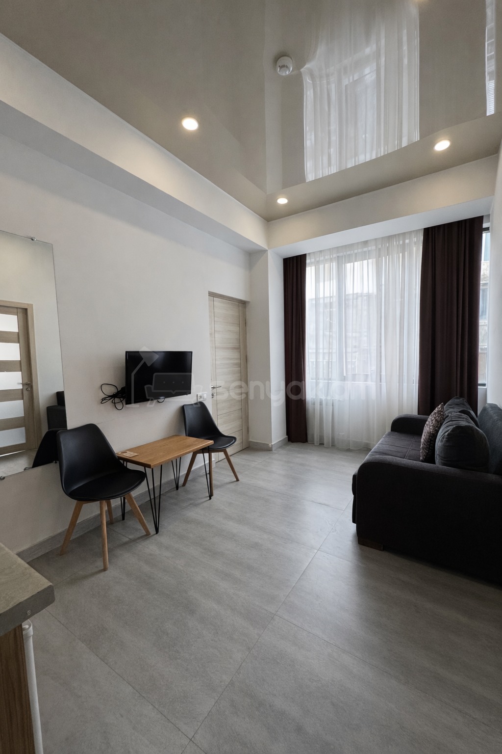 3 Սենյականոց Բնակարան Նորակառույցում, 30քմ, 3/3 հարկ, Դիզայներական Վերանորոգված