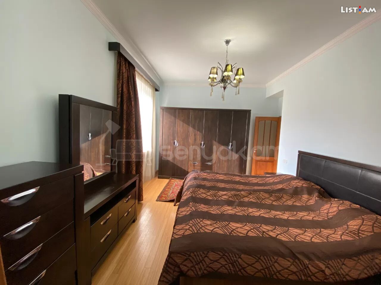 4 Սենյականոց Բնակարան Նորակառույցում, 151քմ, 13/14 հարկ, Կապիտալ Վերանորոգված