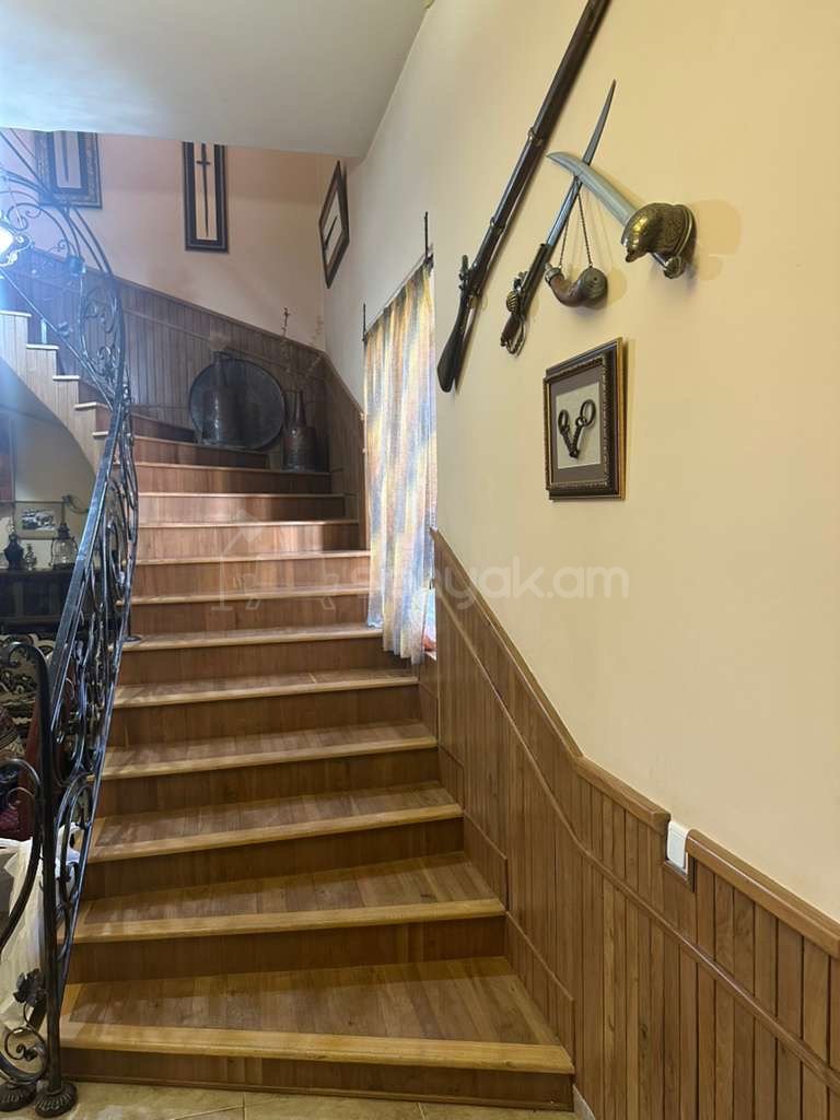 6 Սենյականոց Սեփական Տուն, 320քմ, Կապիտալ Վերանորոգված