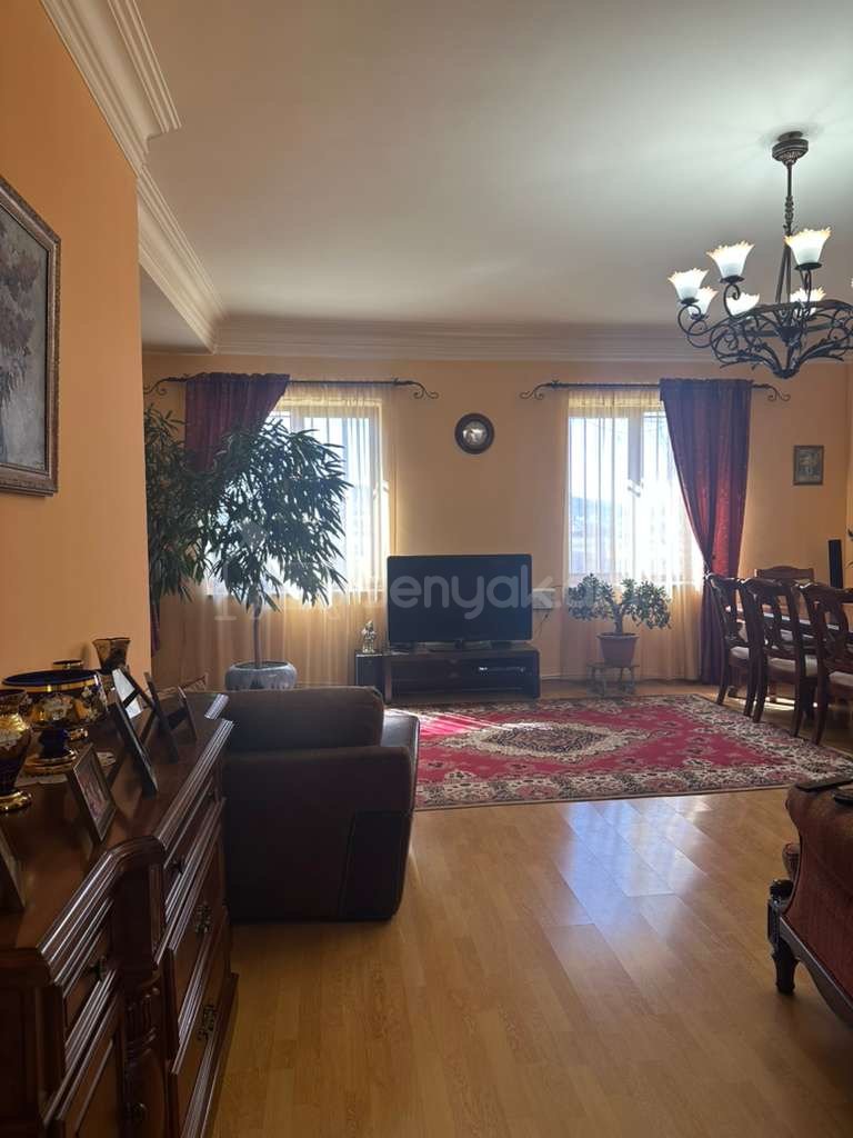 6 Սենյականոց Սեփական Տուն, 320քմ, Կապիտալ Վերանորոգված