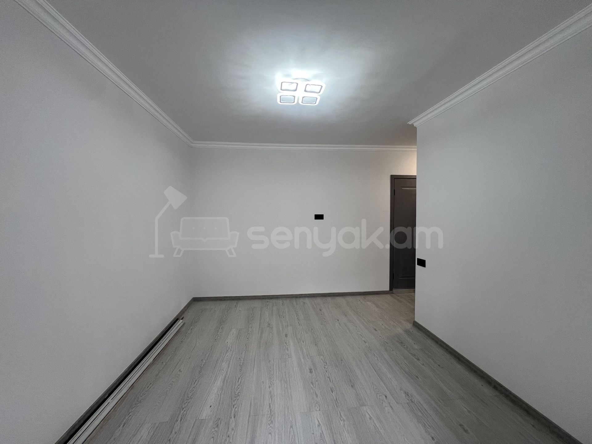 1 Սենյականոց Բնակարան, 35քմ, 4/9 հարկ, Կապիտալ Վերանորոգված