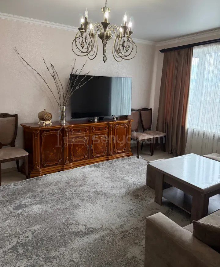 1 Սենյականոց Բնակարան Քարե Շենքում, 44քմ, 5/5 հարկ, Կապիտալ Վերանորոգված