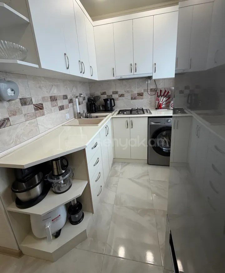 1 Սենյականոց Բնակարան Քարե Շենքում, 44քմ, 5/5 հարկ, Կապիտալ Վերանորոգված