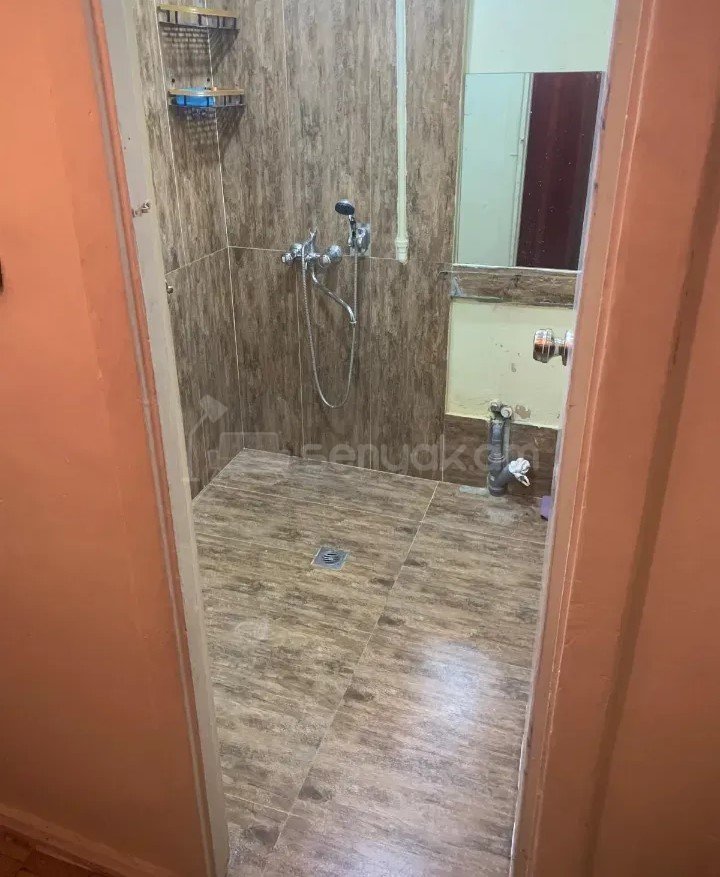 2 Սենյականոց Բնակարան Քարե Շենքում, 46քմ, 5/5 հարկ, Կոսմետիկ Վերանորոգված