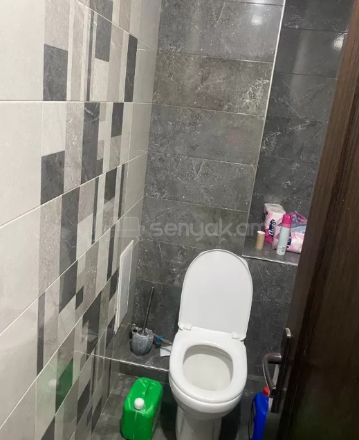 3 Սենյականոց Բնակարան, 84քմ, 6/9 հարկ, Նորմալ Վիճակում