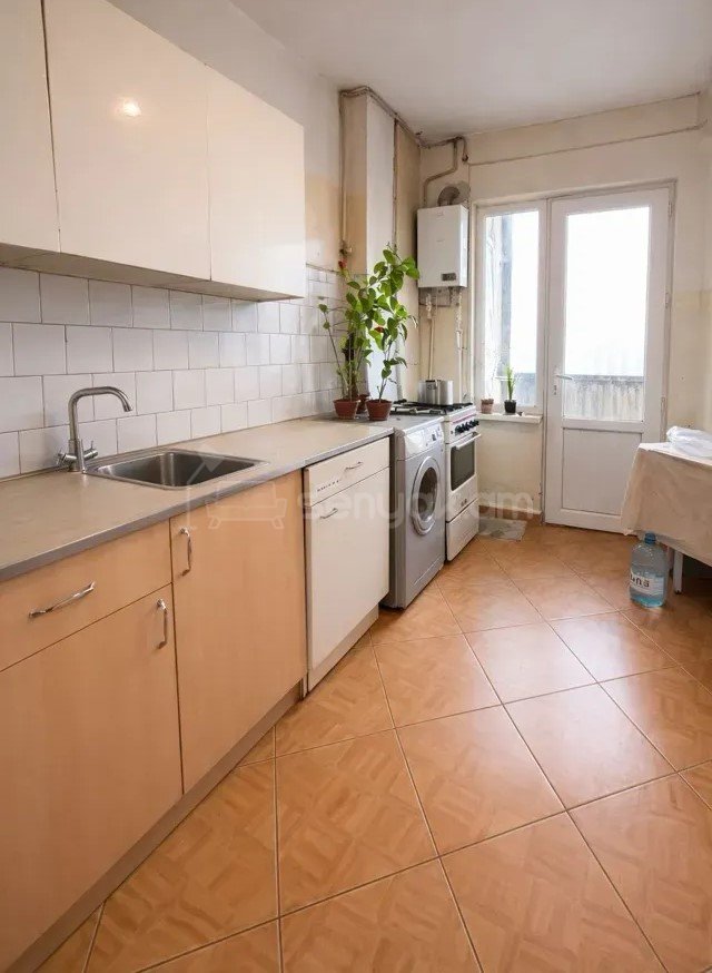 4 Սենյականոց Բնակարան, 90քմ, 16/16 հարկ, Պետական Վիճակում