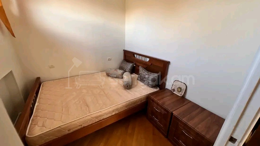 2 Սենյականոց Բնակարան Քարե Շենքում, 50քմ, 3/5 հարկ, Նորմալ Վիճակում, Կահավորված