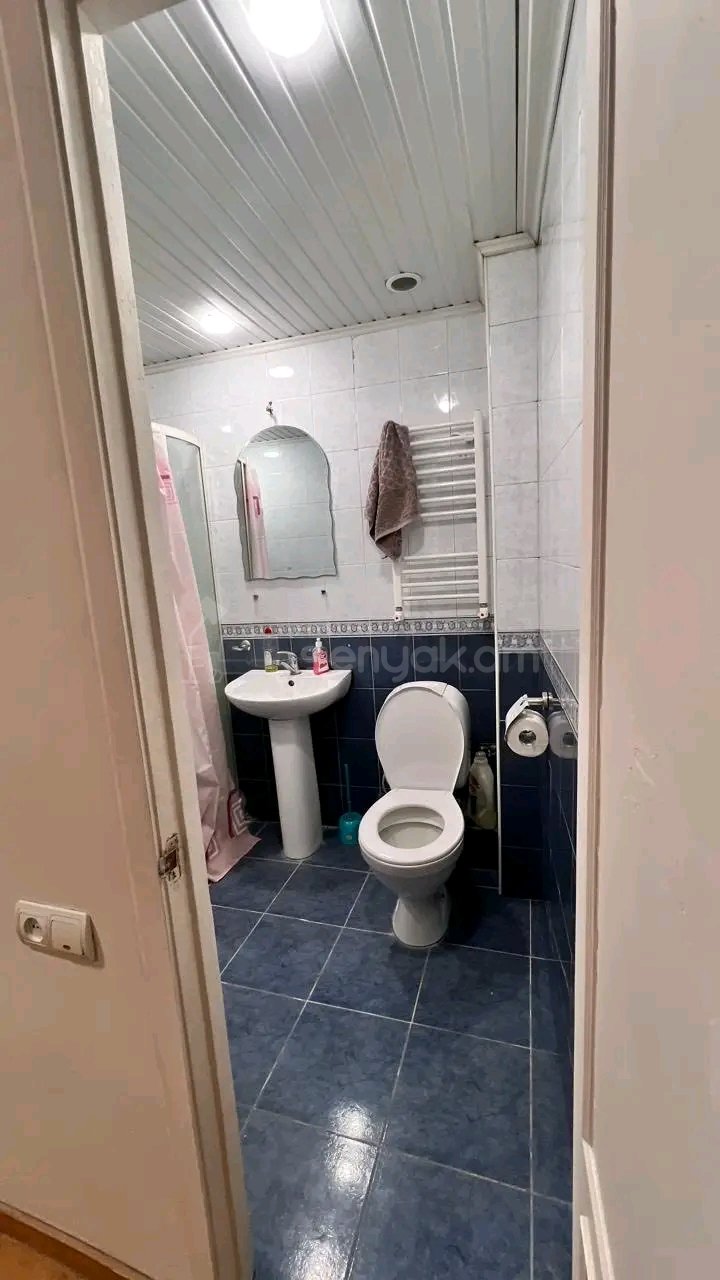 2 Սենյականոց Բնակարան Քարե Շենքում, 50քմ, 3/5 հարկ, Նորմալ Վիճակում, Կահավորված