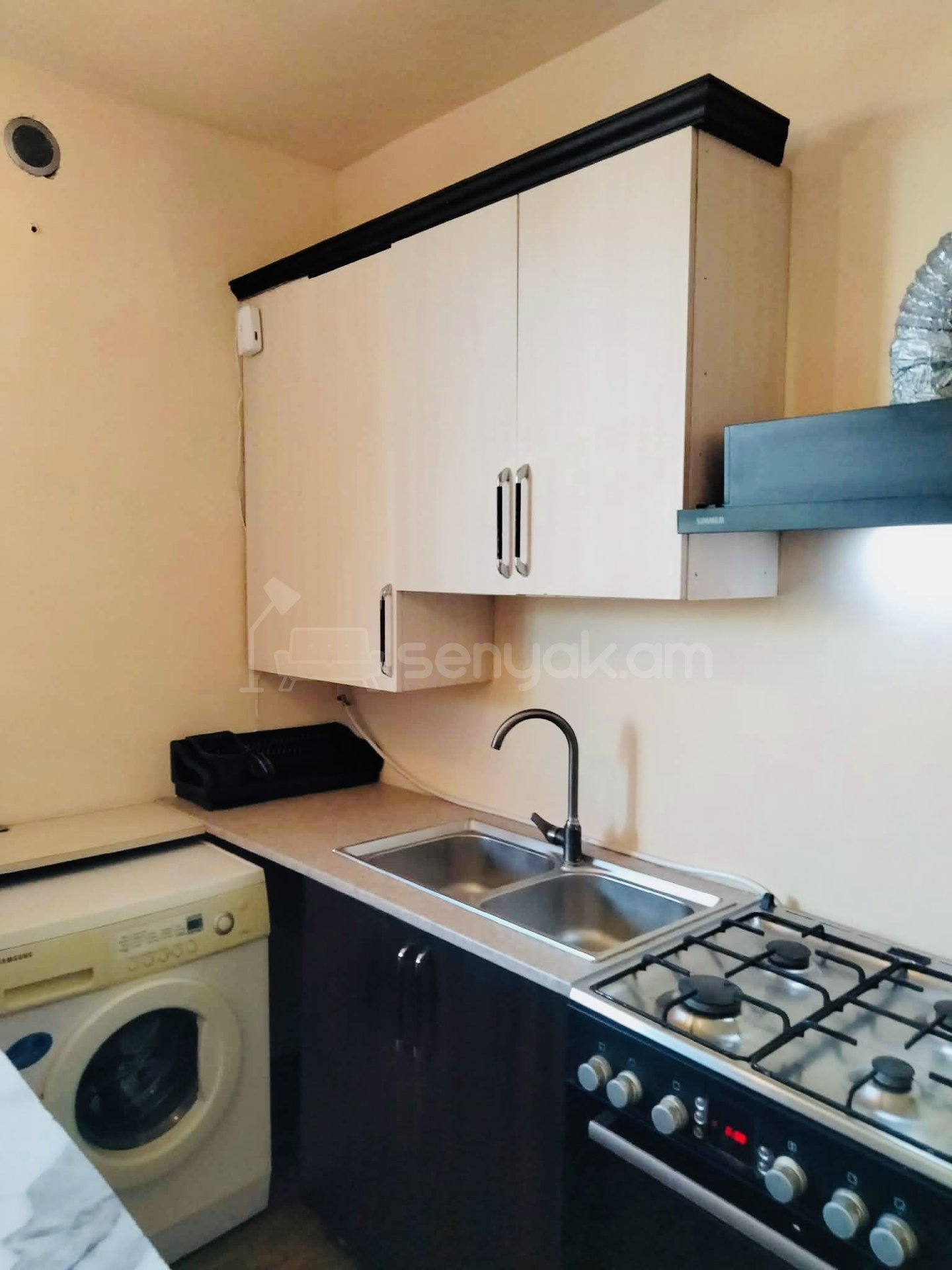 2 Սենյականոց Սեփական Տուն, 60քմ, Դիզայներական Վերանորոգված, Կահավորված, Ավտոտնակով