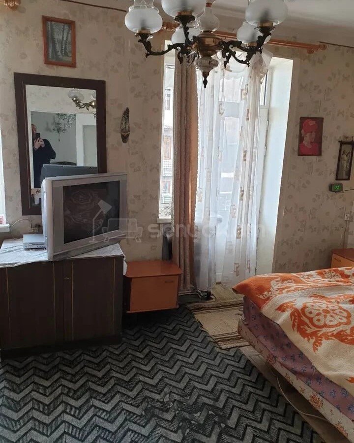 3 Սենյականոց Բնակարան Քարե Շենքում, 77քմ, 5/5 հարկ, Նորմալ Վիճակում