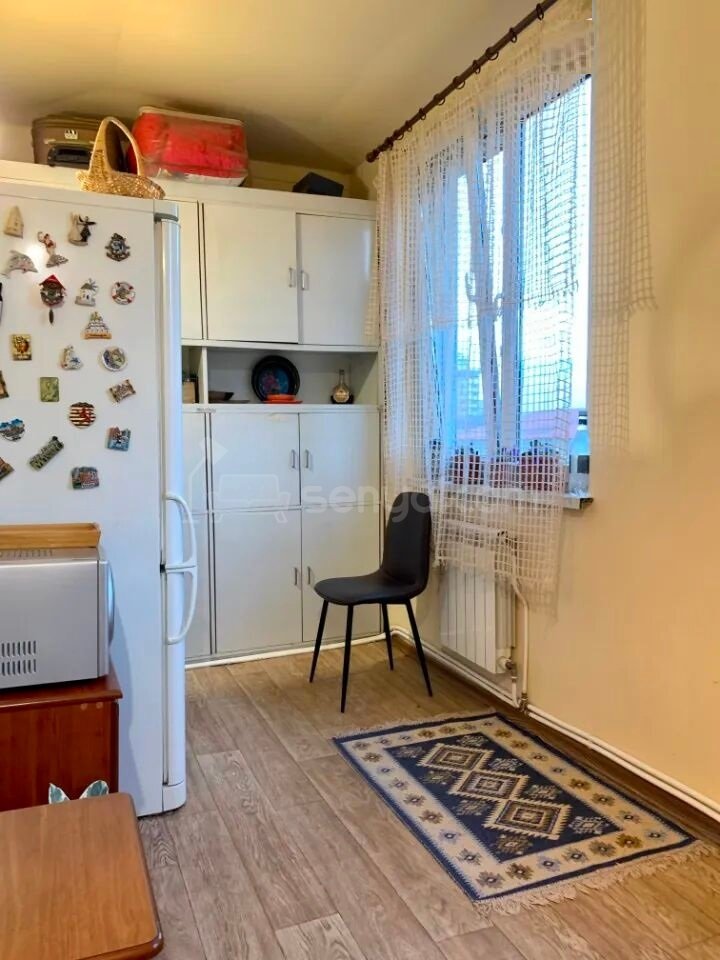 3 Սենյականոց Բնակարան Քարե Շենքում, 72քմ, 5/5 հարկ, Կապիտալ Վերանորոգված