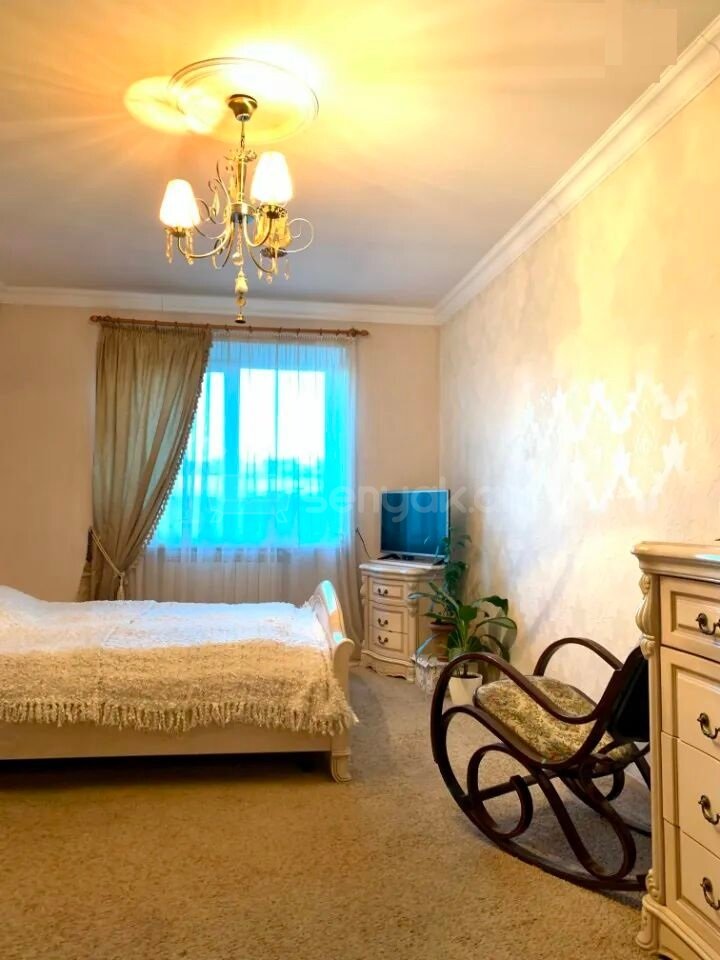 3 Սենյականոց Բնակարան Քարե Շենքում, 72քմ, 5/5 հարկ, Կապիտալ Վերանորոգված