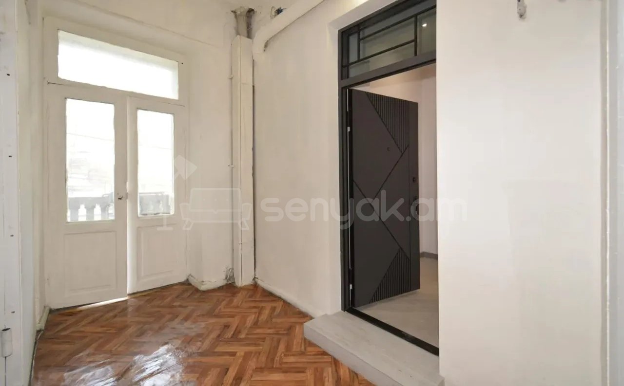 3 Սենյականոց Բնակարան Քարե Շենքում, 67քմ, 2/3 հարկ, Կապիտալ Վերանորոգված