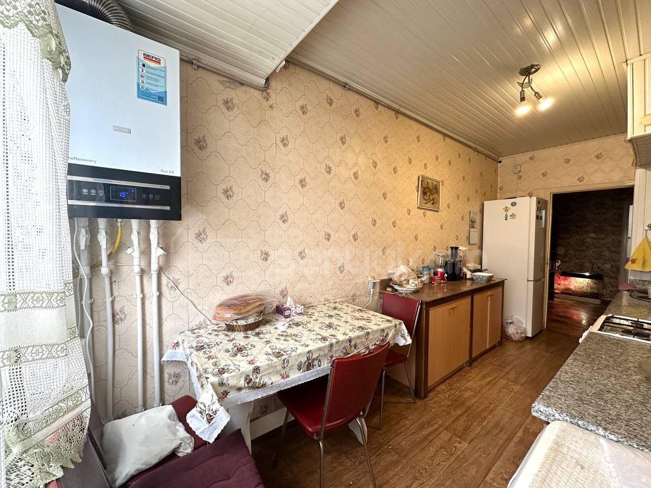 3 Սենյականոց Բնակարան, 90քմ, 9/14 հարկ, Նորմալ Վիճակում