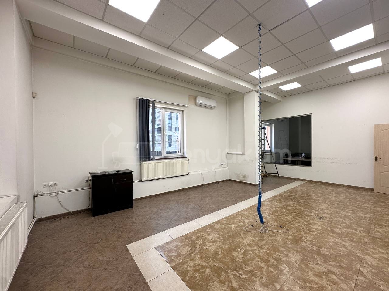 Նորակառույց Օֆիսային Տարածք, 195քմ