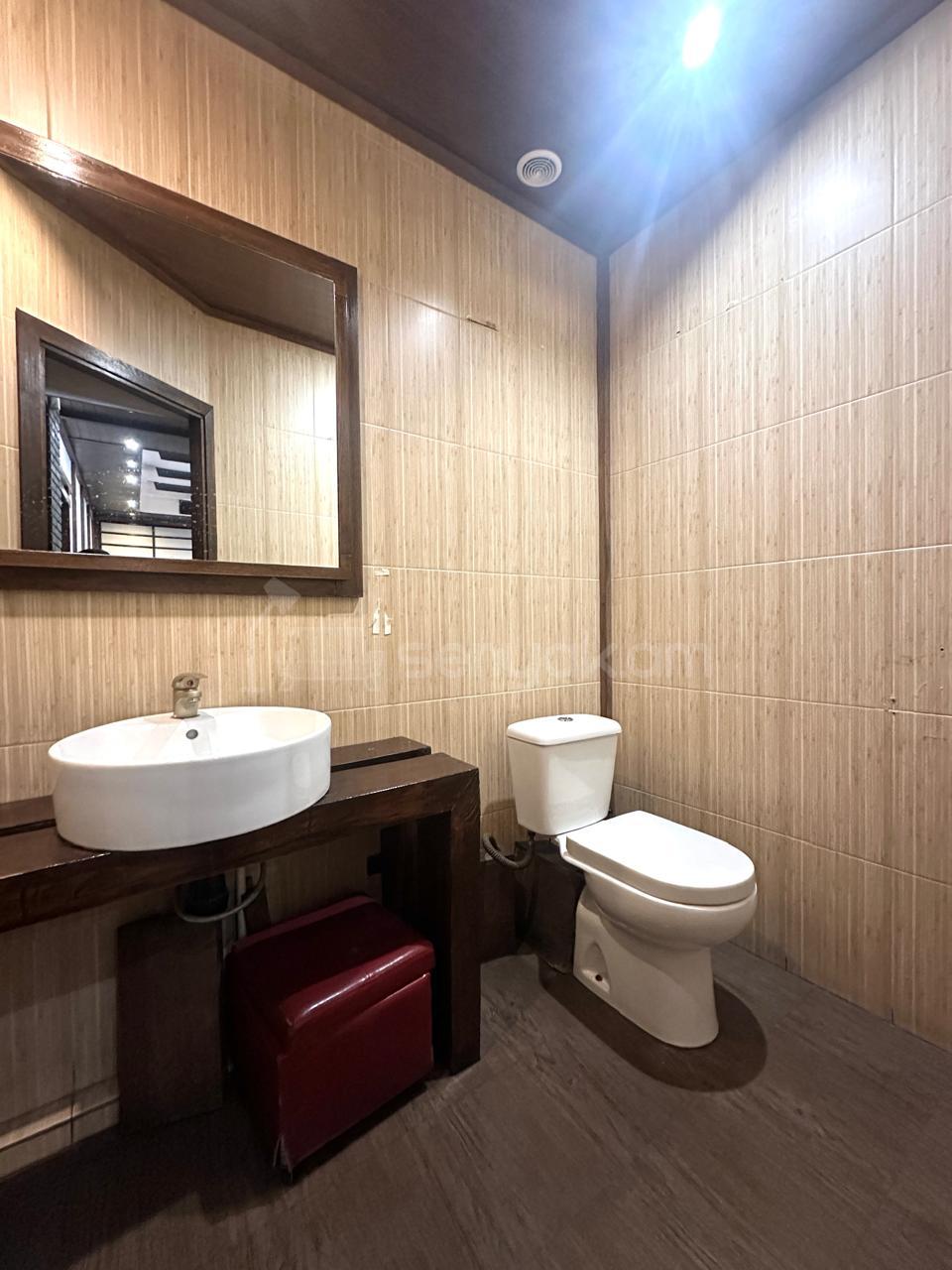 Կոմերցիոն Տարածք, 121քմ, Կապիտալ Վերանորոգված