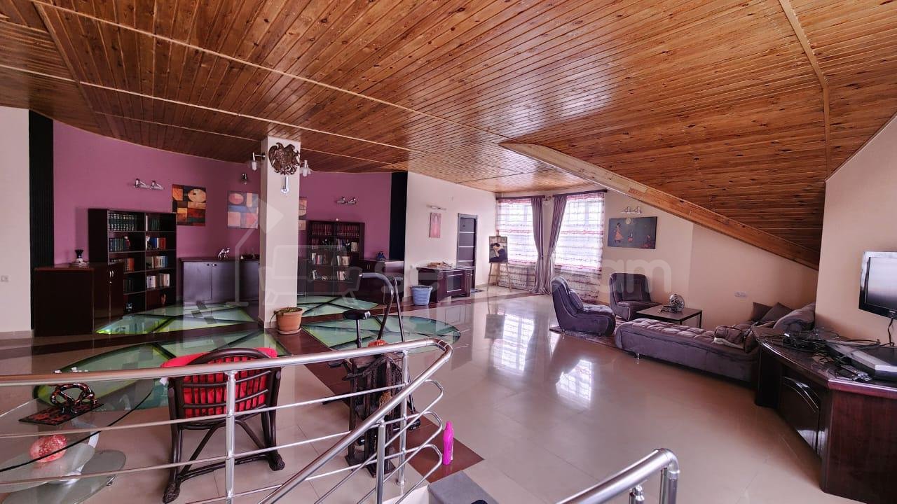 5 Սենյականոց Սեփական Տուն, 500քմ, Դիզայներական Վերանորոգված, Կահավորված