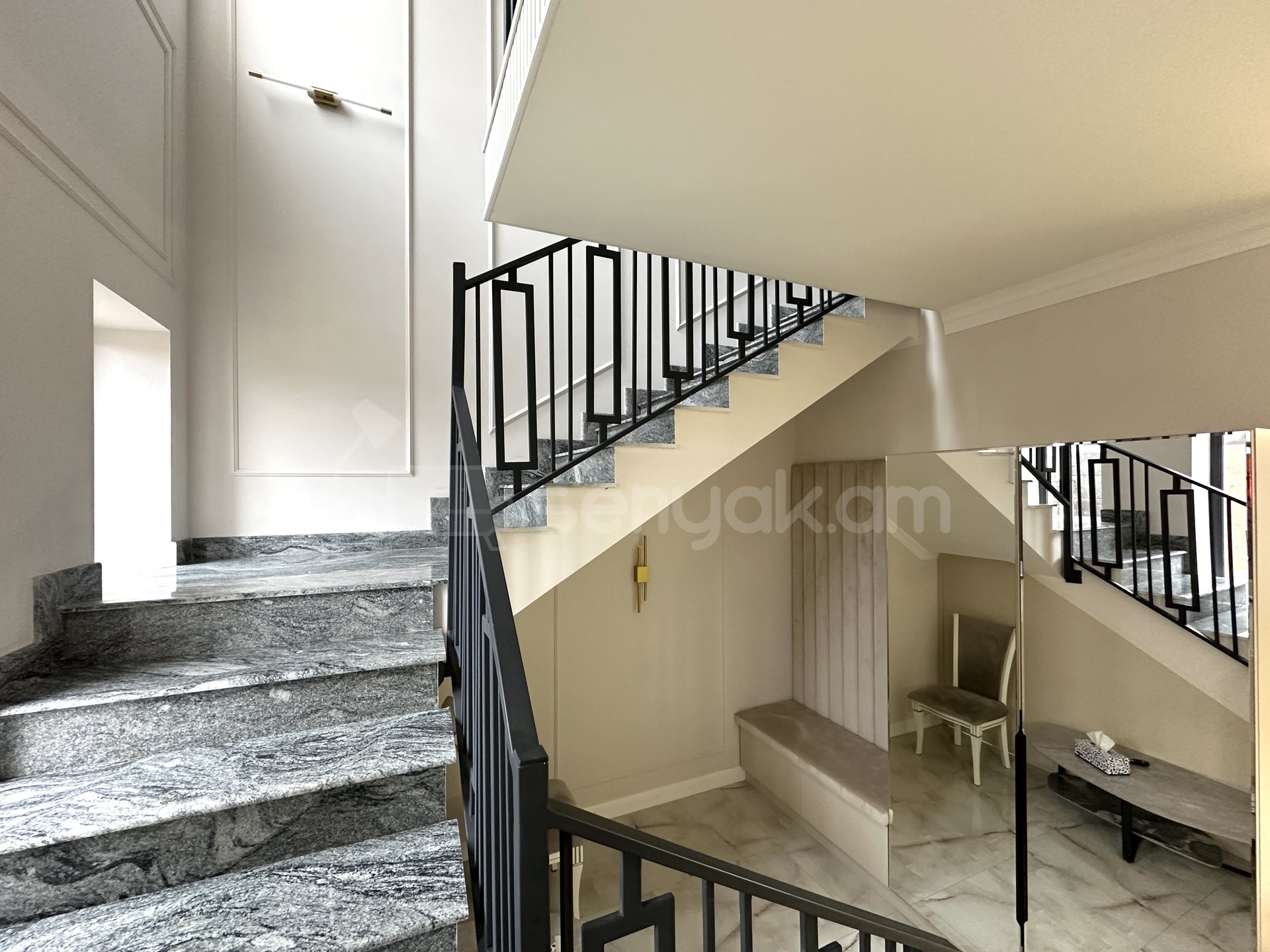 5 Սենյականոց Սեփական Տուն, 300քմ, Կապիտալ Վերանորոգված