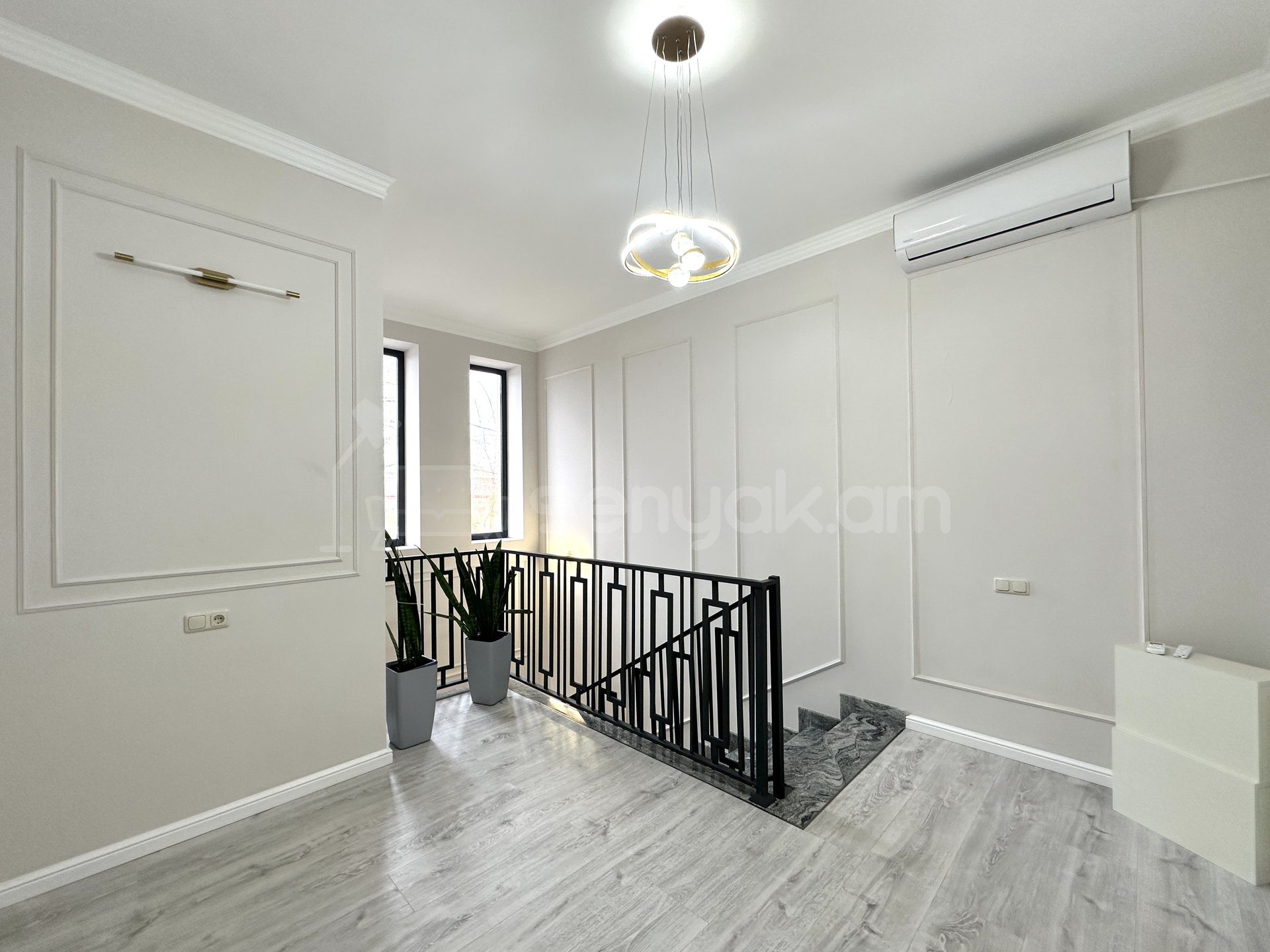 5 Սենյականոց Սեփական Տուն, 300քմ, Կապիտալ Վերանորոգված