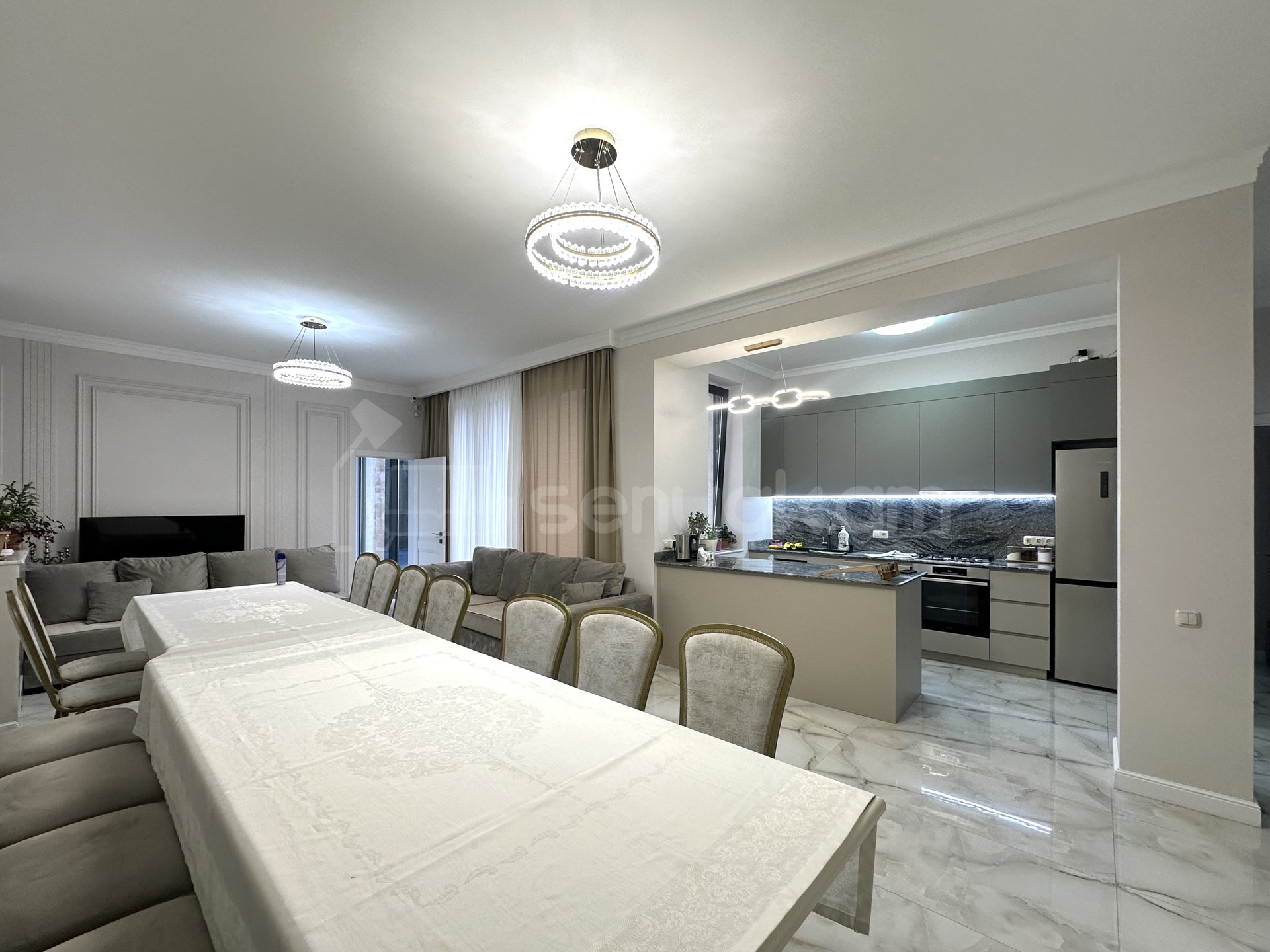 5 Սենյականոց Սեփական Տուն, 300քմ, Կապիտալ Վերանորոգված