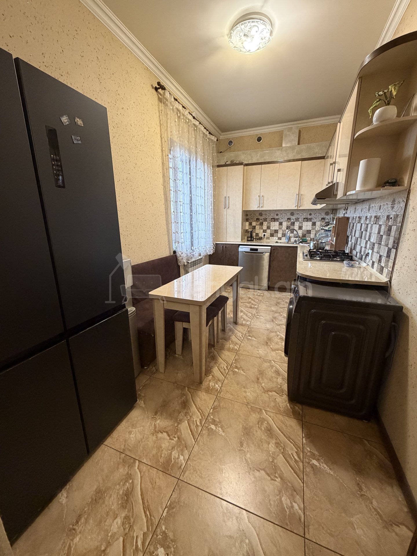 4 Սենյականոց Սեփական Տուն, 90քմ, Կապիտալ Վերանորոգված