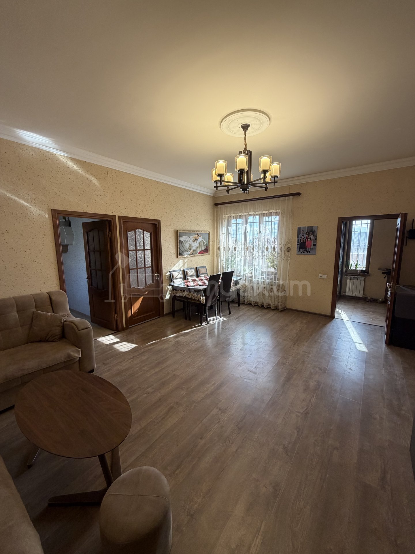 4 Սենյականոց Սեփական Տուն, 90քմ, Կապիտալ Վերանորոգված