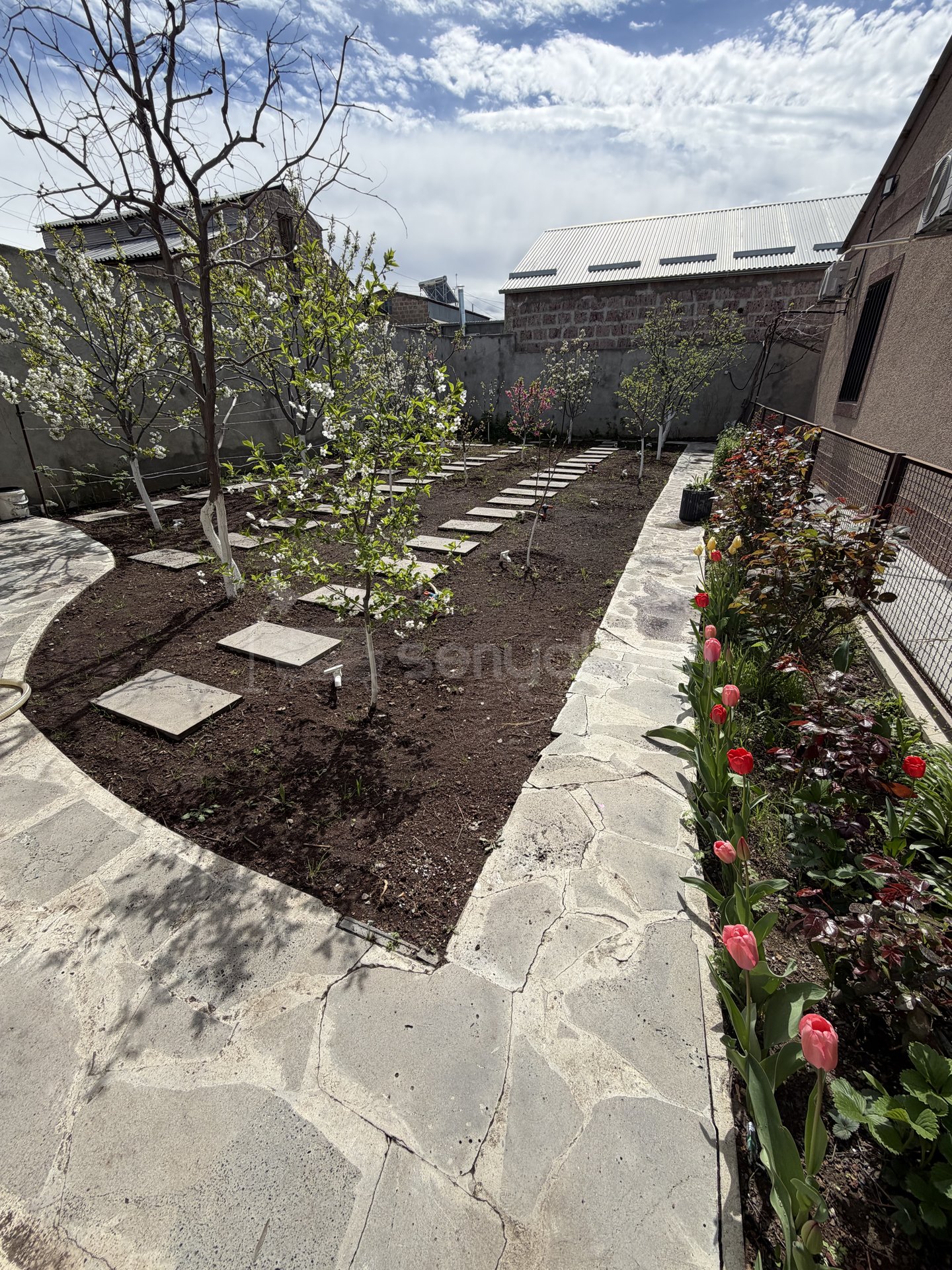 4 Սենյականոց Սեփական Տուն, 90քմ, Կապիտալ Վերանորոգված