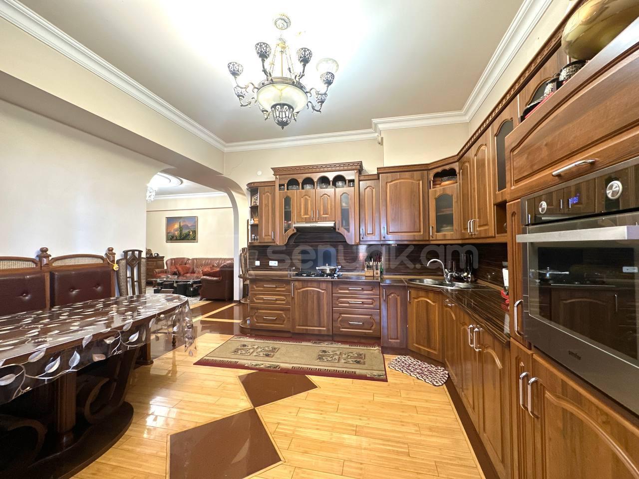 4 Սենյականոց Բնակարան Նորակառույցում, 193քմ, 7/11 հարկ, Կապիտալ Վերանորոգված