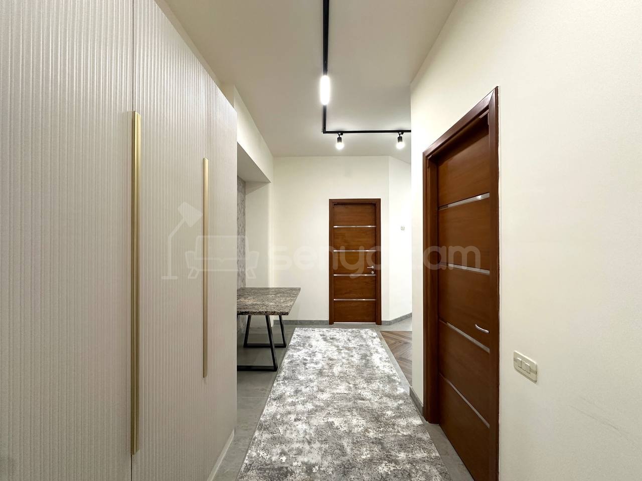 2 Սենյականոց Բնակարան Նորակառույցում, 40քմ, 5/7 հարկ, Կապիտալ Վերանորոգված