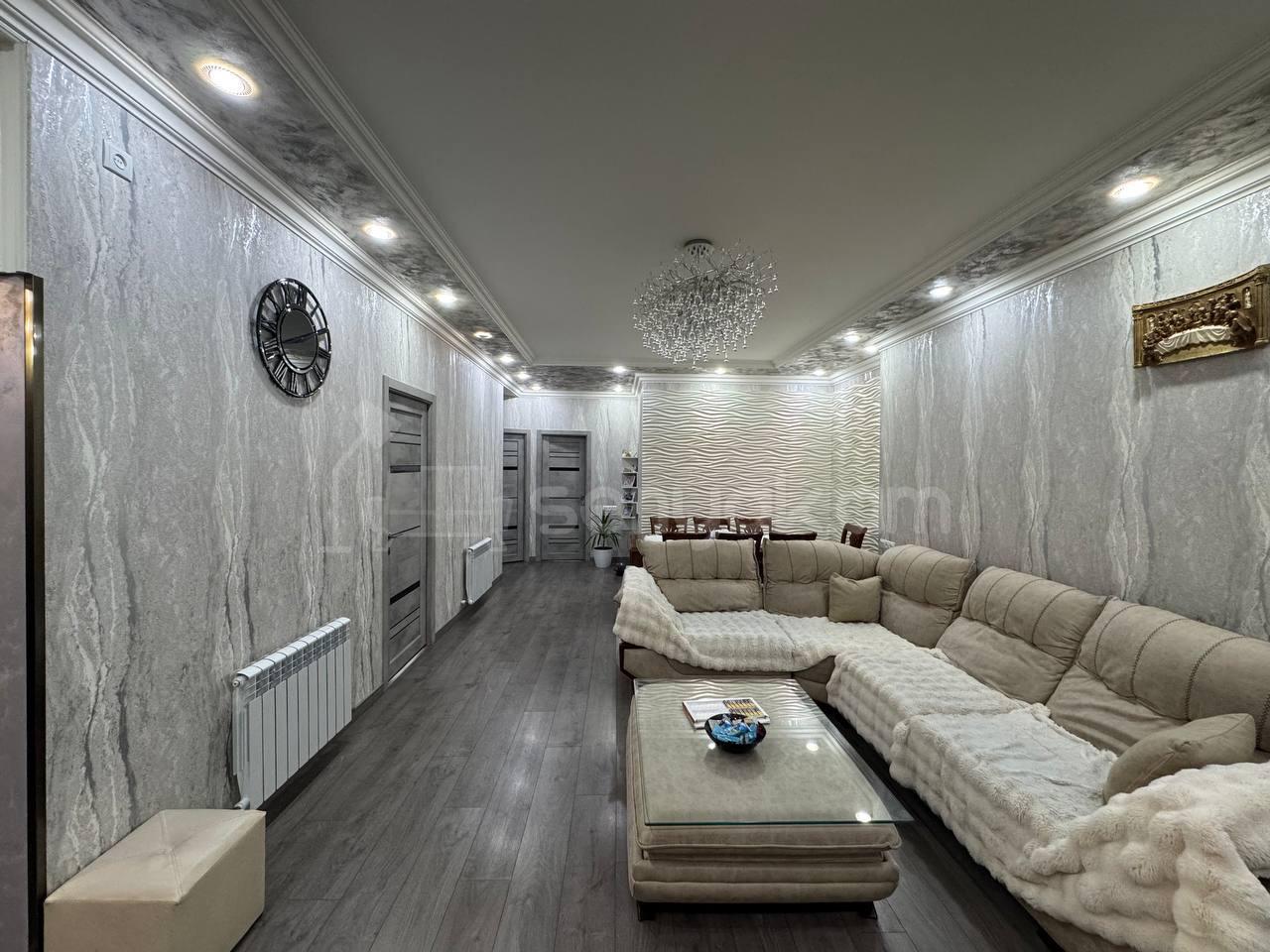 4 Սենյականոց Բնակարան Նորակառույց Քարե Շենքում, 93քմ, 4/5 հարկ, Կապիտալ Վերանորոգված