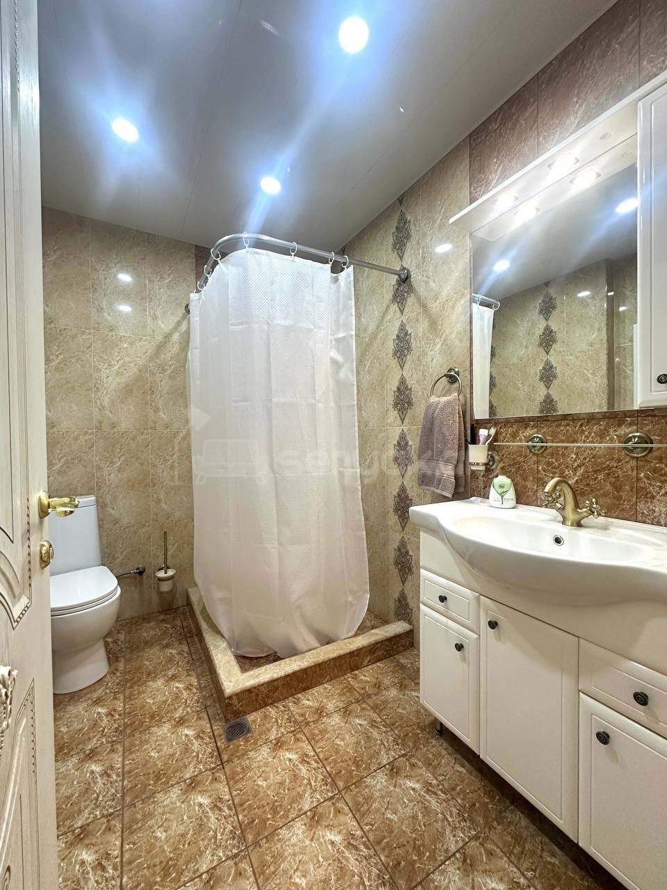 5 Սենյականոց Բնակարան Նորակառույցում, 185քմ, 10/11 հարկ, Կապիտալ Վերանորոգված