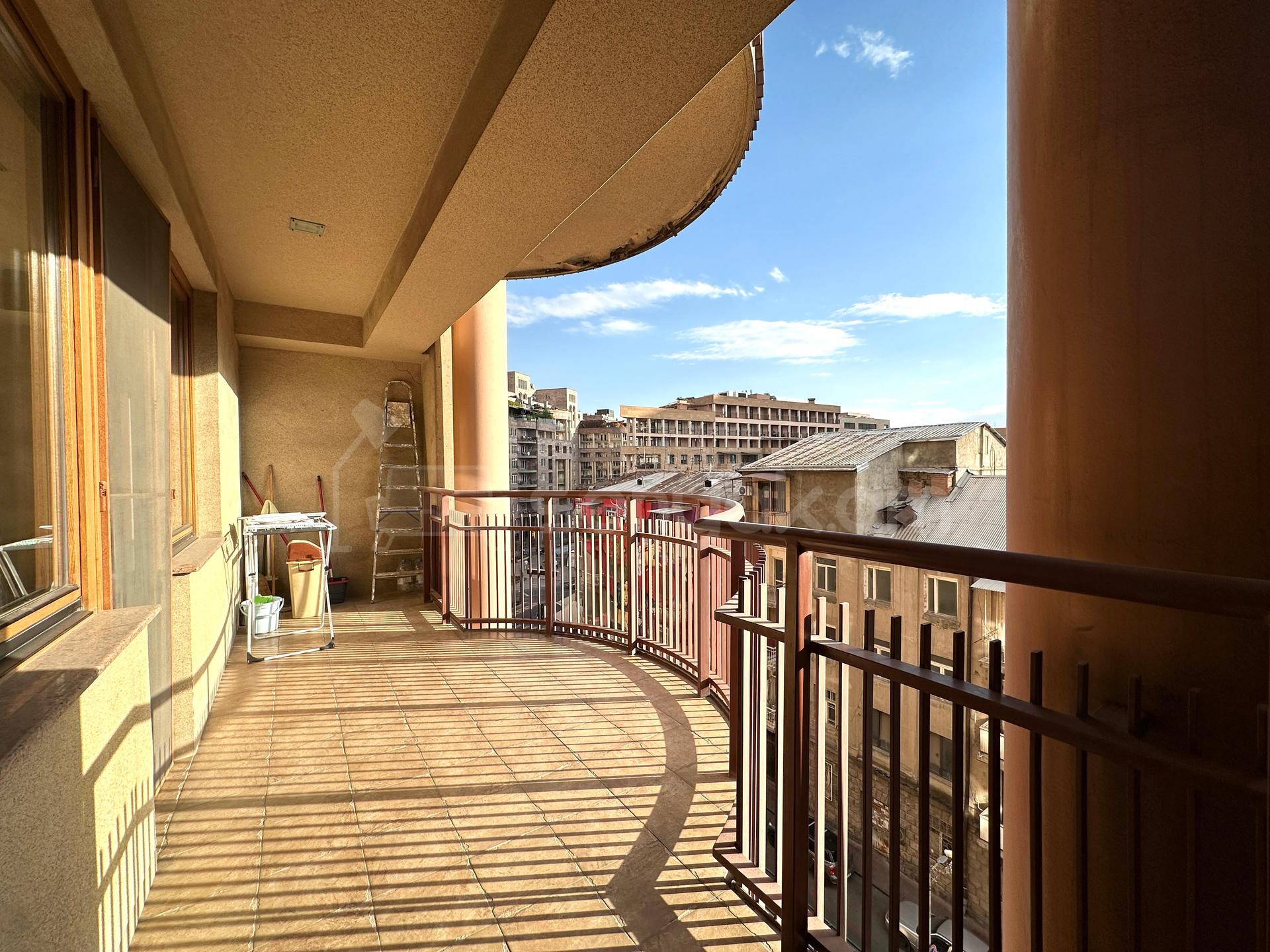 5 Սենյականոց Բնակարան Նորակառույցում, 258քմ, 5/10 հարկ, Կապիտալ Վերանորոգված