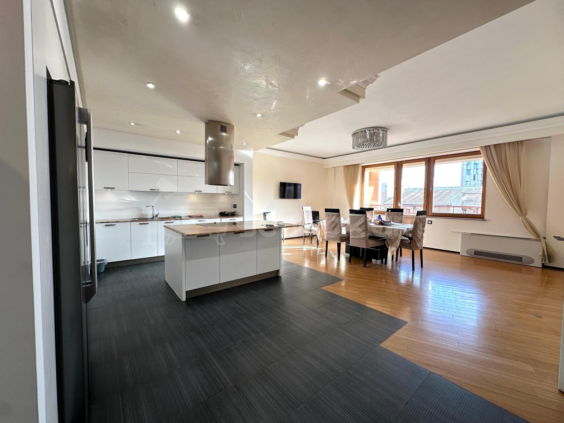 5 Սենյականոց Բնակարան Նորակառույցում, 258քմ, 5/10 հարկ, Կապիտալ Վերանորոգված